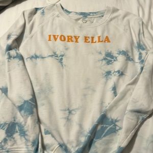 The cutest Ivory Ella crewneck! Size Large